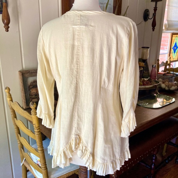 Heart’s Desire by Mary Grace Soft Yellow Linen Top Small - Picture 4 of 7